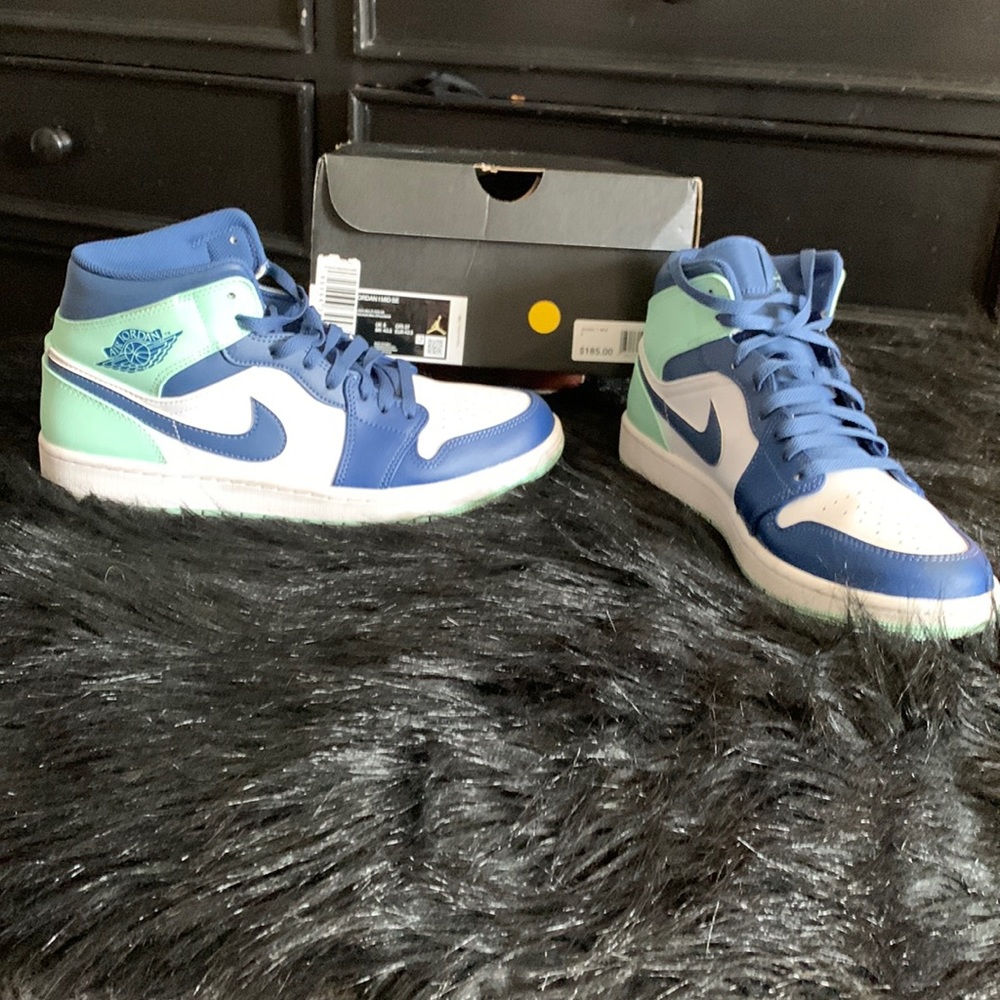 Air Jordan 1 mid